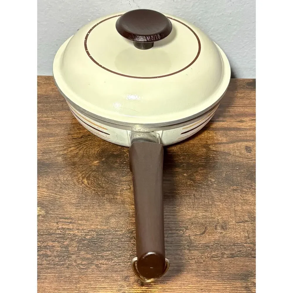 Vtg Regal Ware Cast Aluminum 1 QT Sauce Pan Wood Handle Cream w/ Brown Stripes